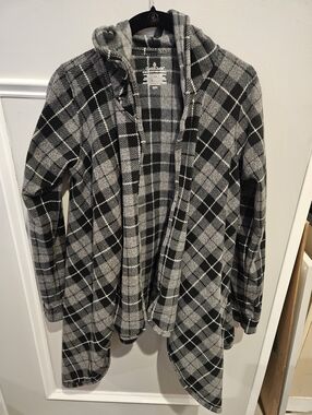 Cuddl duds gray, black & white fleecewear with stretch hooded jacket. Small/med